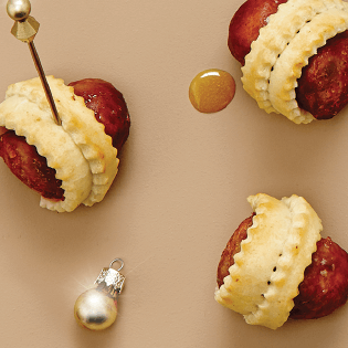 Chaussons à la <br>saucisse glacés <br>à l’érable